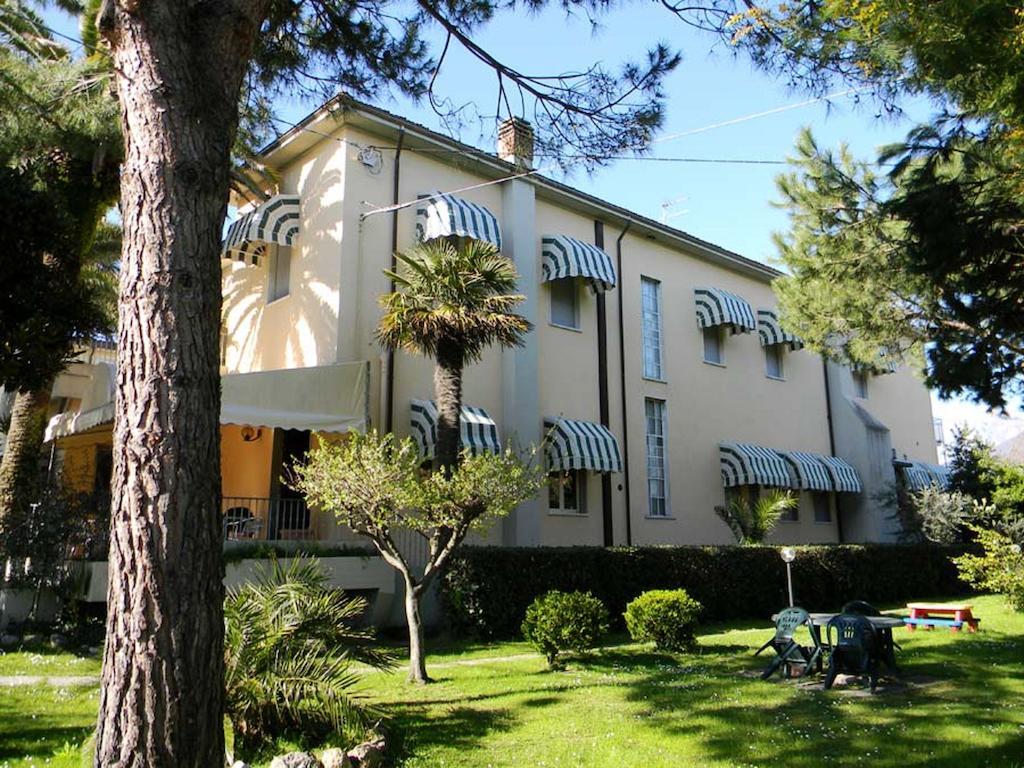 מרינה די מסה Hotel Parma Mare מראה חיצוני תמונה